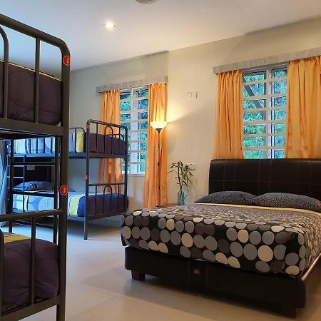 Fathers Guesthouse Bungalow Cameron Highlands Extérieur photo