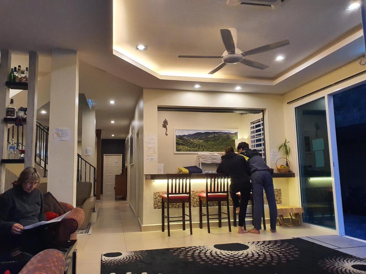 Fathers Guesthouse Bungalow Cameron Highlands Extérieur photo