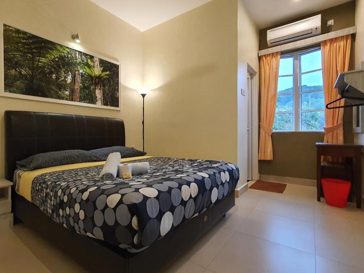 Fathers Guesthouse Bungalow Cameron Highlands Extérieur photo