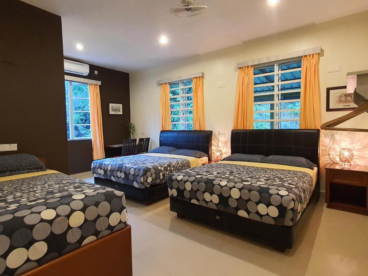Fathers Guesthouse Bungalow Cameron Highlands Extérieur photo