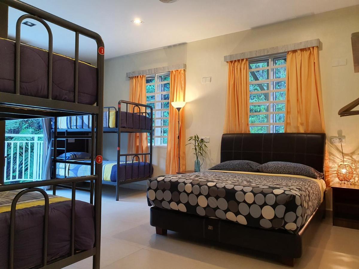 Fathers Guesthouse Bungalow Cameron Highlands Extérieur photo