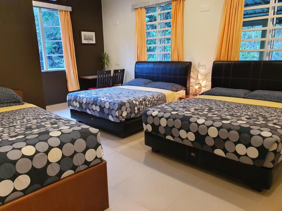 Fathers Guesthouse Bungalow Cameron Highlands Extérieur photo