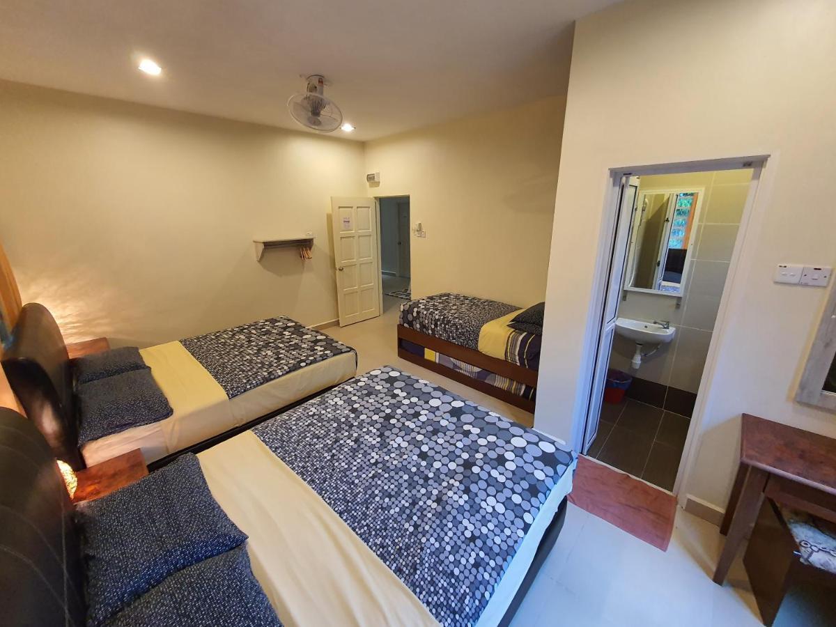 Fathers Guesthouse Bungalow Cameron Highlands Extérieur photo