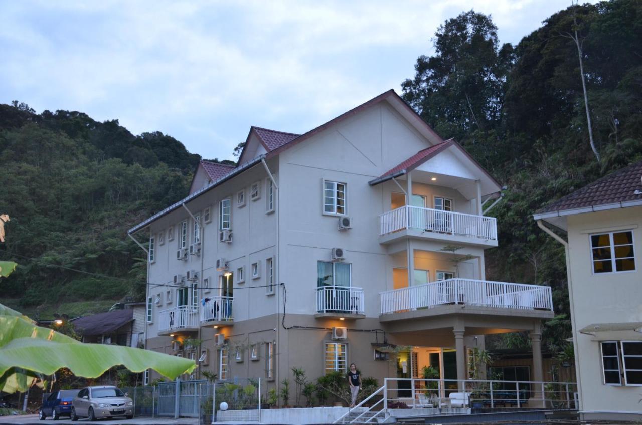 Fathers Guesthouse Bungalow Cameron Highlands Extérieur photo